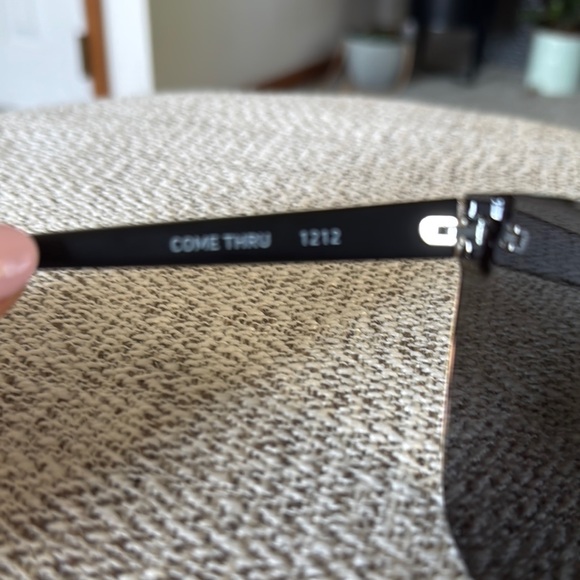 Quay Sunglasses - Picture 4 of 13